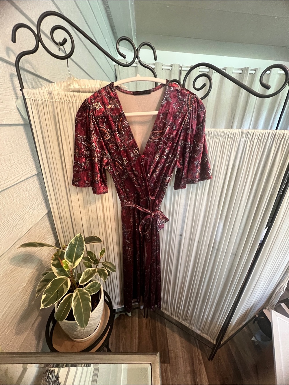 Fraiche by J Velvet Paisley Wrap Midi Dress in Burgundy